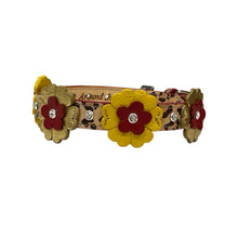 Cargar imagen en el visor de la galería, Emma Flower Leopard Dog Collar Product vendor